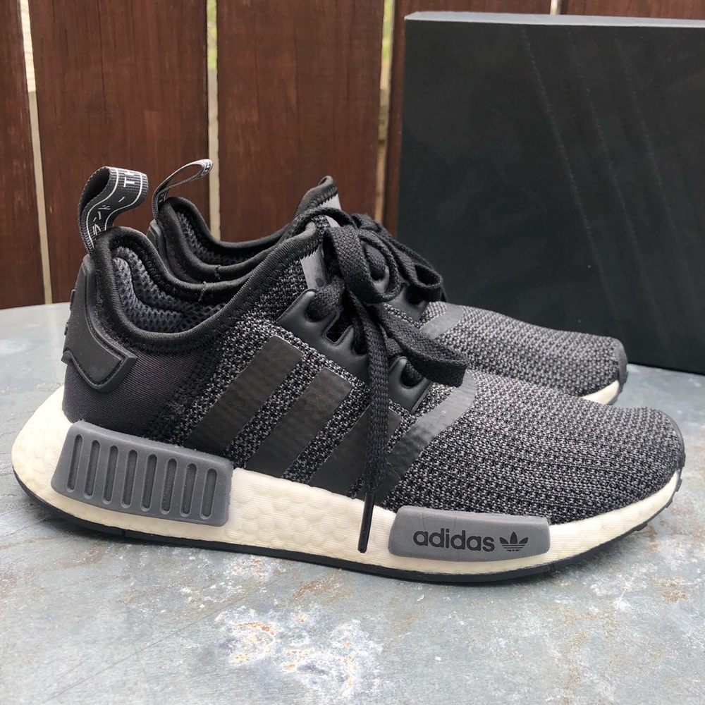 Adidas NMD R1 Black M5 W6